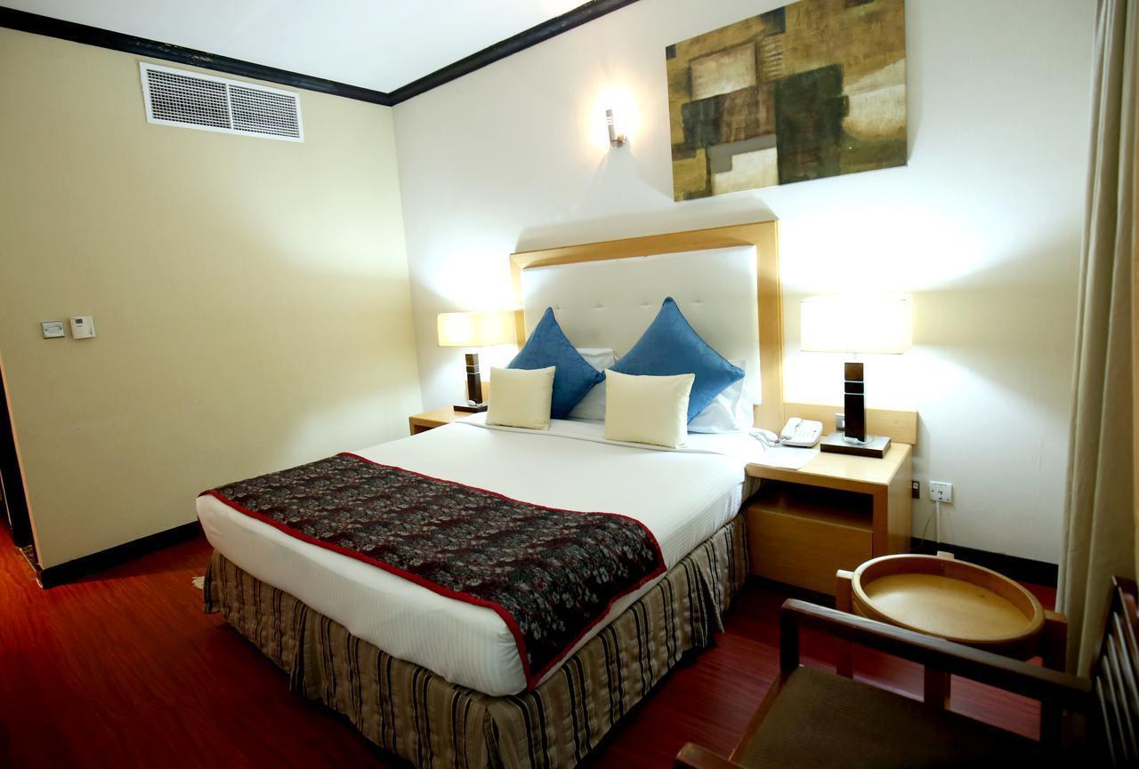 London Crown Hotel Дубай Экстерьер фото