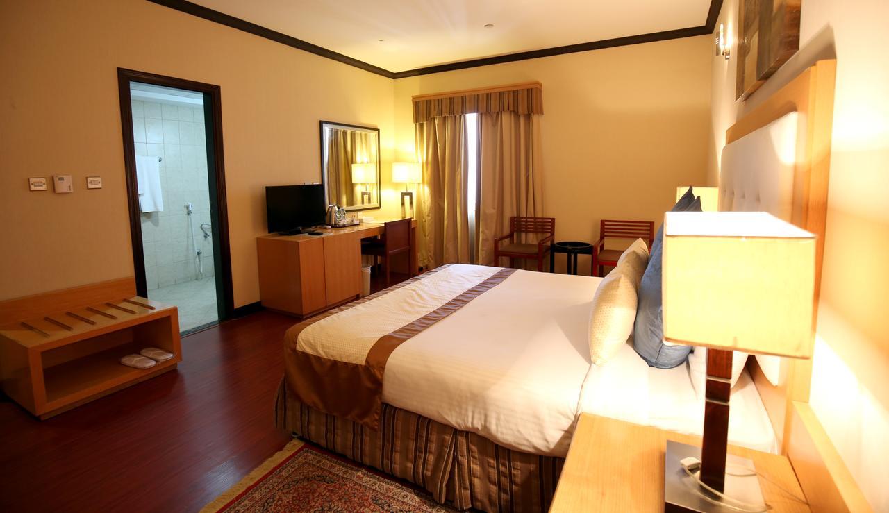 London Crown Hotel Дубай Экстерьер фото