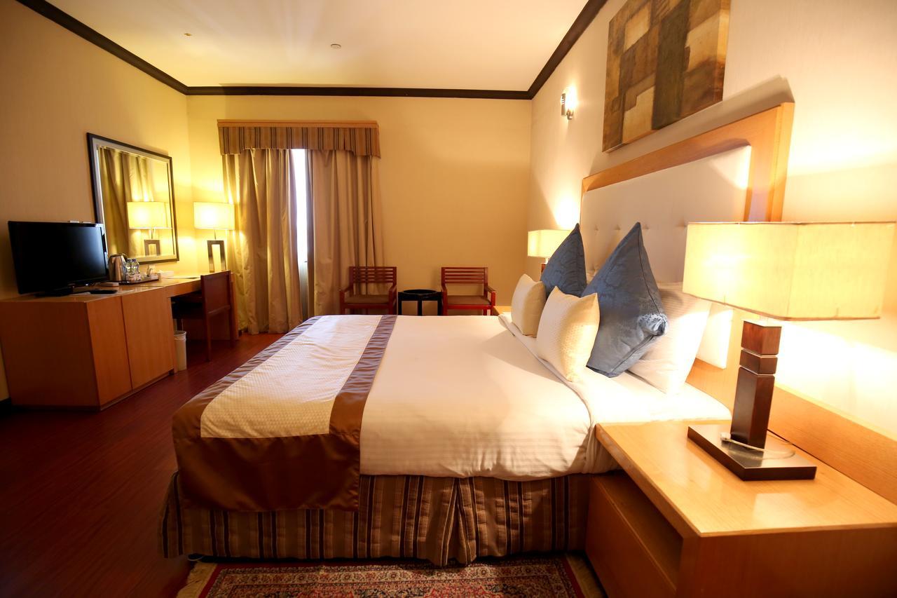 London Crown Hotel Дубай Экстерьер фото