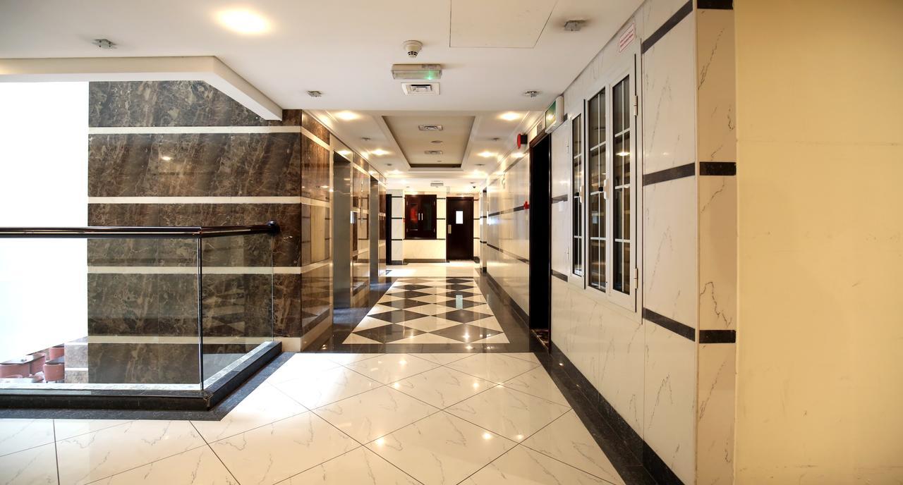 London Crown Hotel Дубай Экстерьер фото