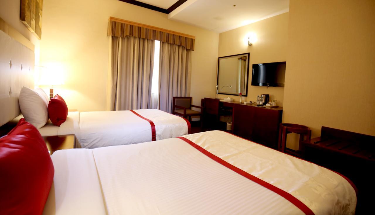London Crown Hotel Дубай Экстерьер фото