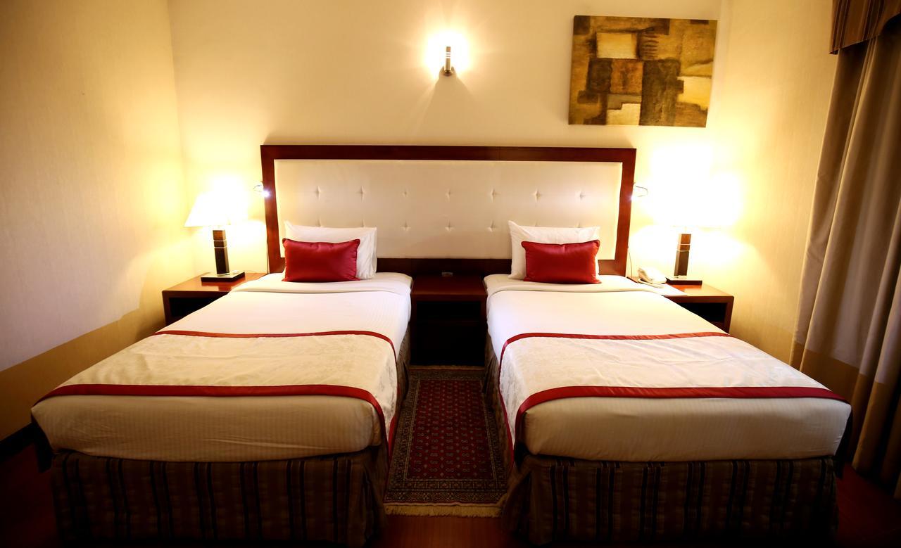 London Crown Hotel Дубай Экстерьер фото